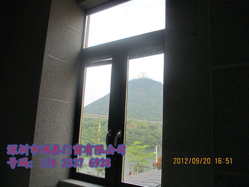 室內百葉窗的品質之選 深圳鴻泰鋁合金門窗公司為你打造完美空間